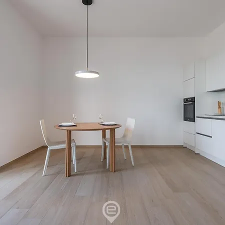 Apartment Enchanting Panoramic Retreat