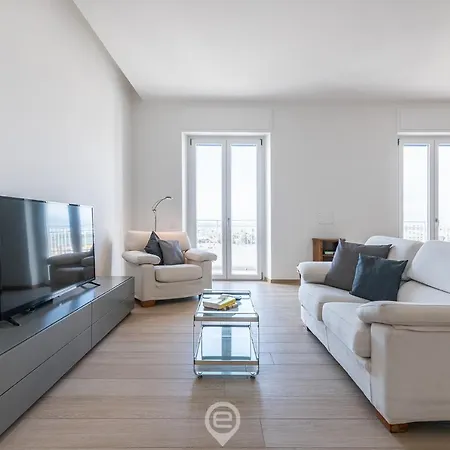 Enchanting Panoramic Retreat *